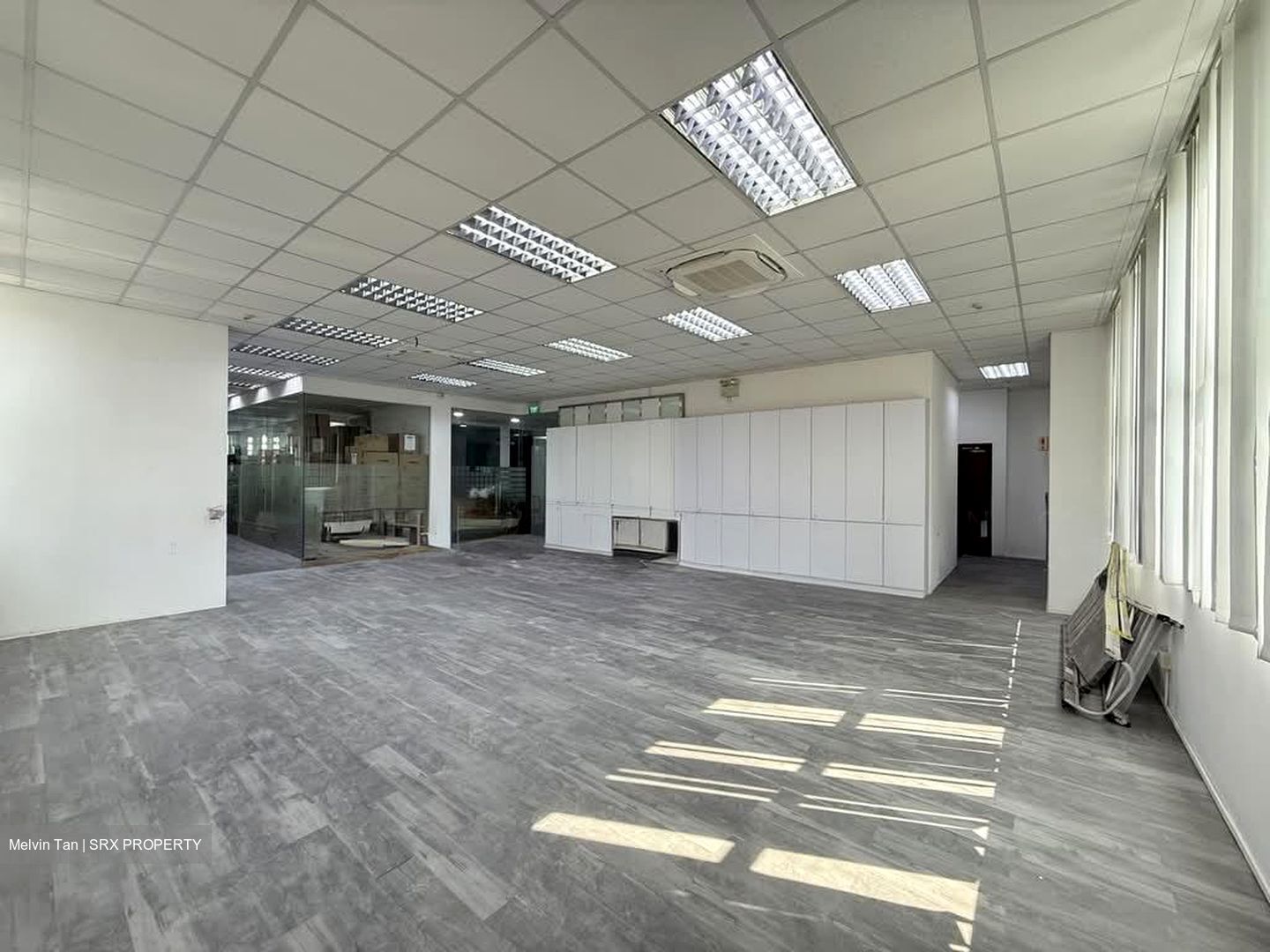 Jean Yip Building (D14), Factory #605337581